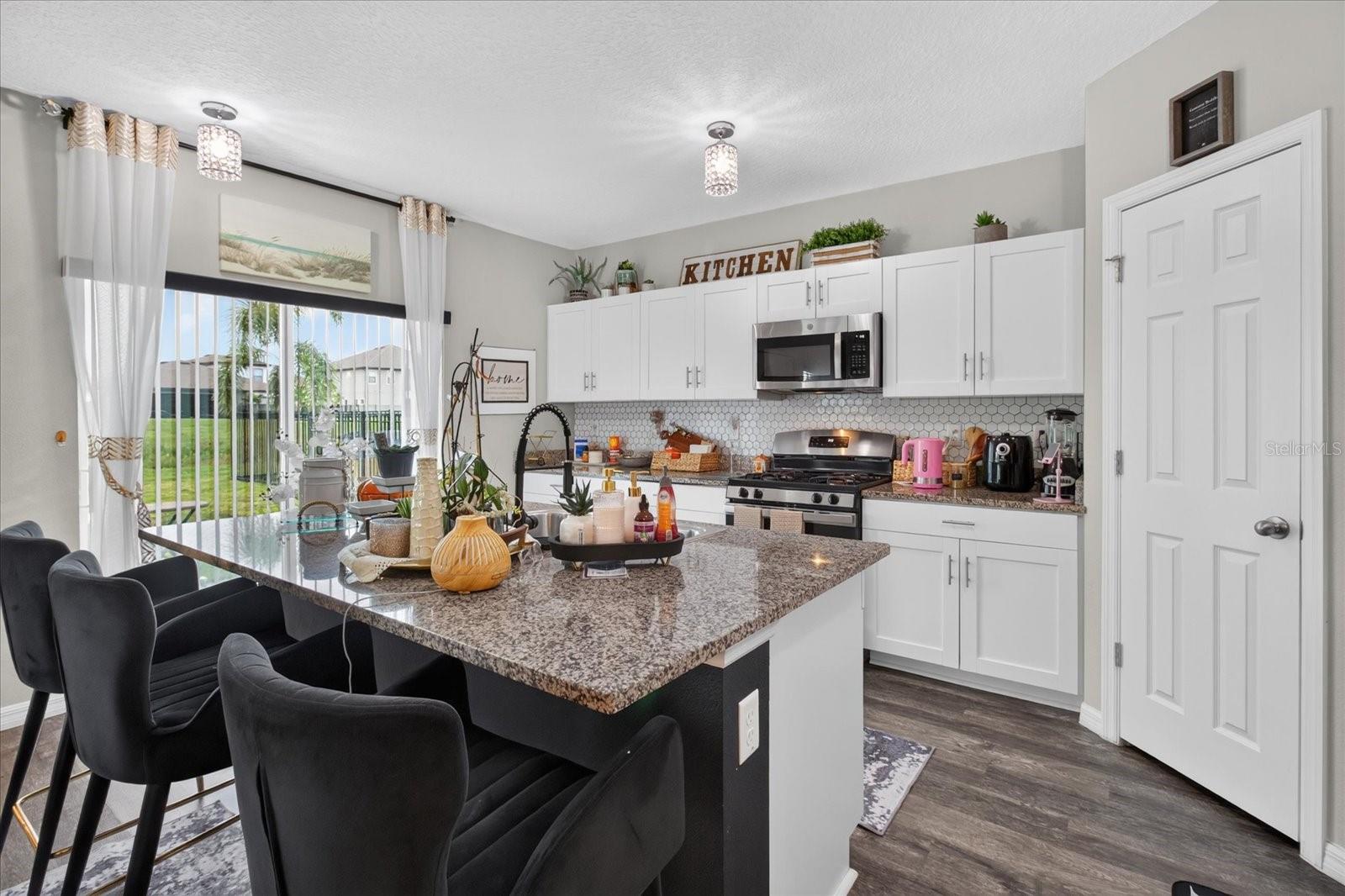 13077 OAK HILL WAY — photo 21