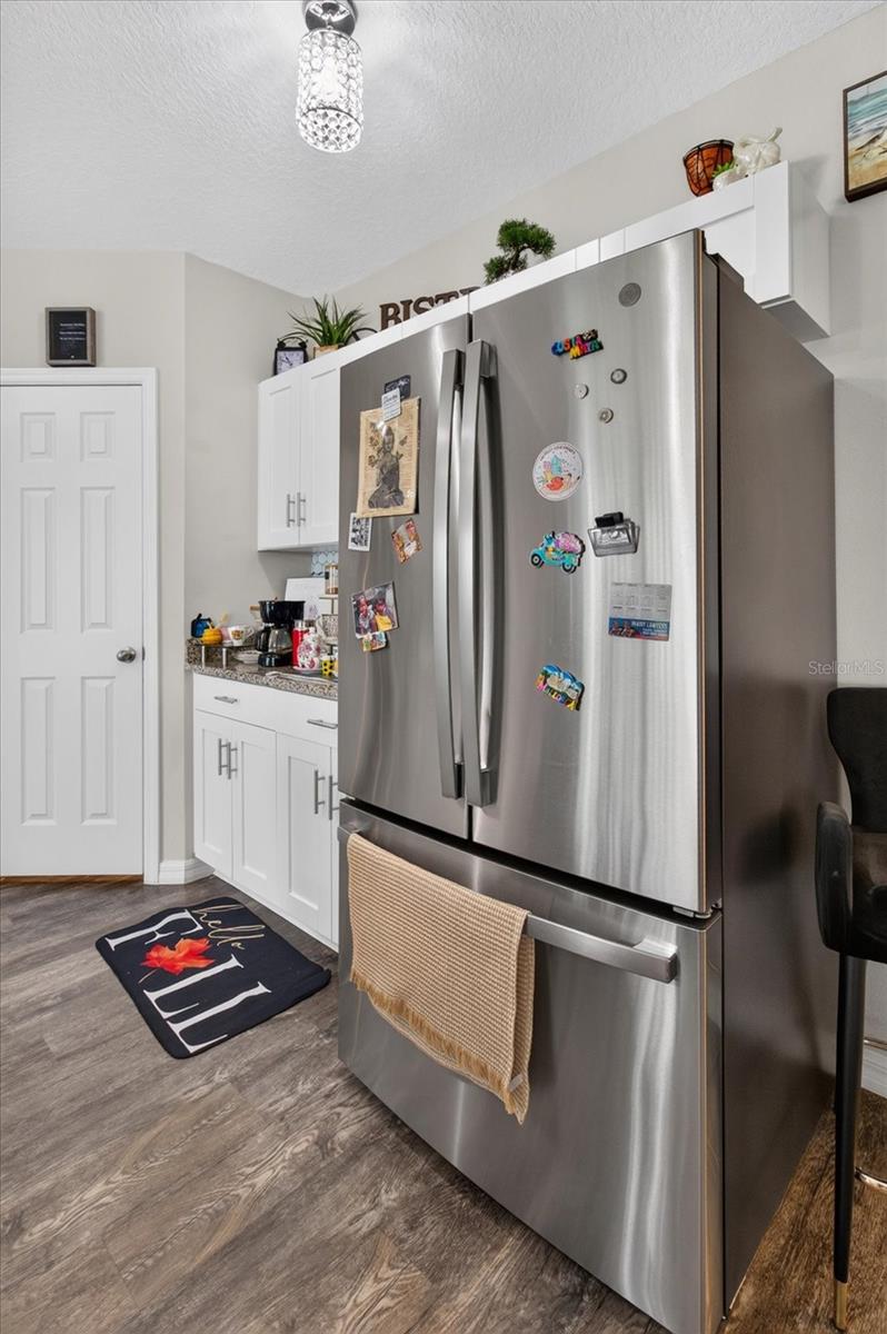 13077 OAK HILL WAY — photo 33
