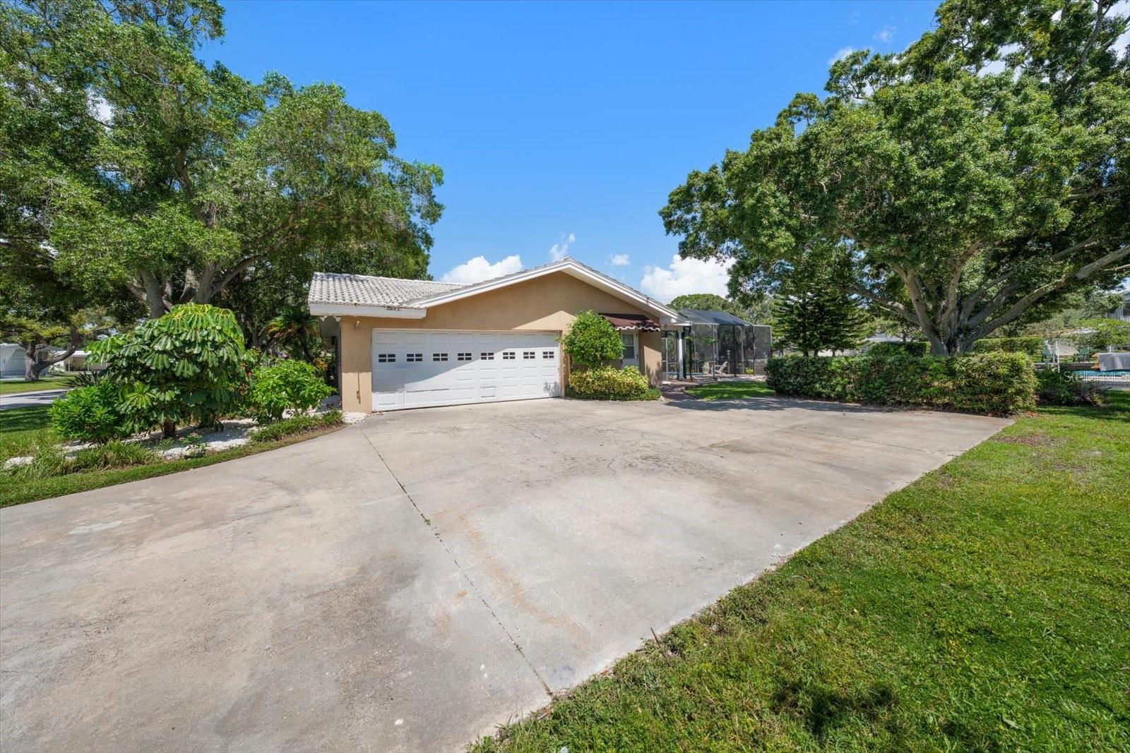 1641 SHERBROOK RD — photo 42
