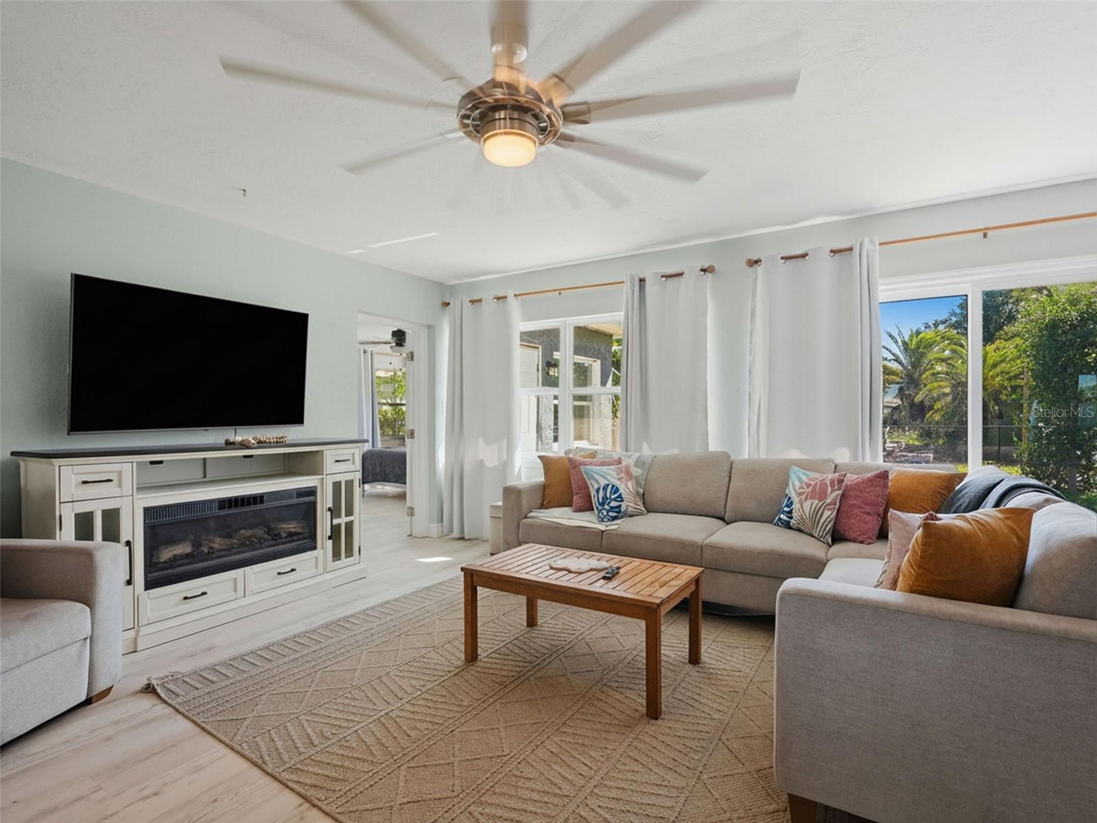 13730 MELANIE AVE — photo 4