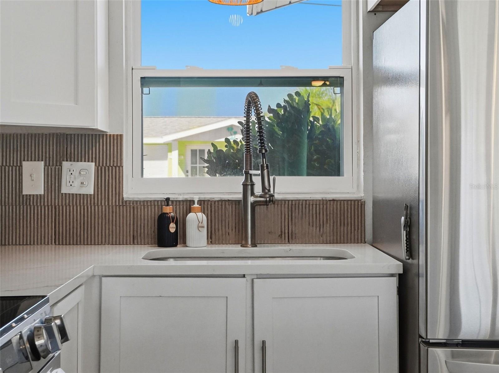 13730 MELANIE AVE — photo 11