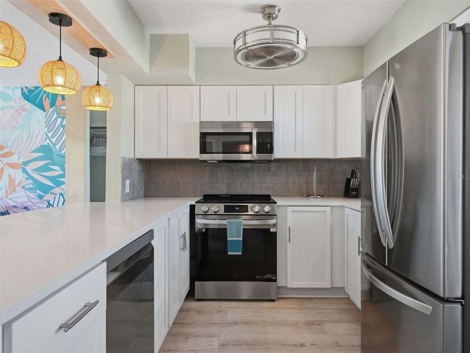 13730 MELANIE AVE — photo 9