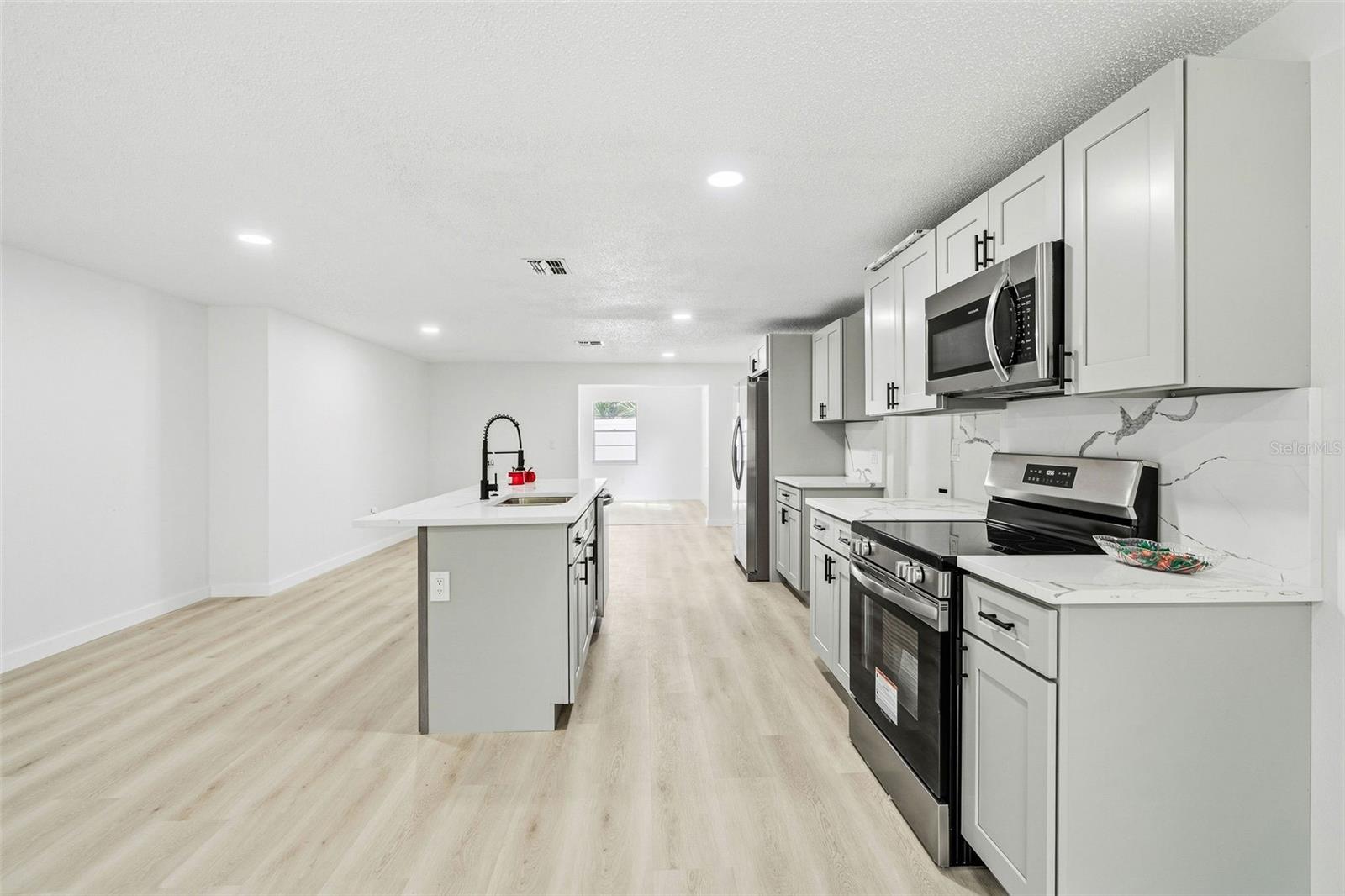 8525 BRIAR PATCH DR — photo 7