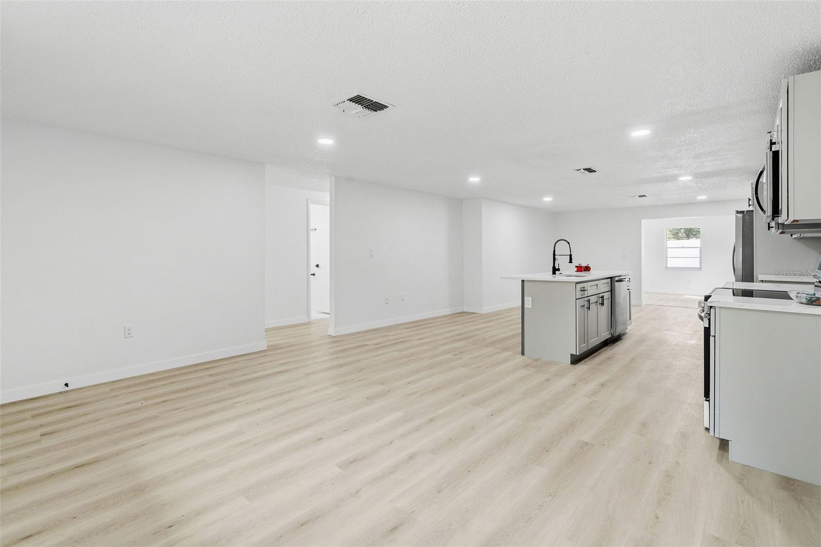 8525 BRIAR PATCH DR — photo 6