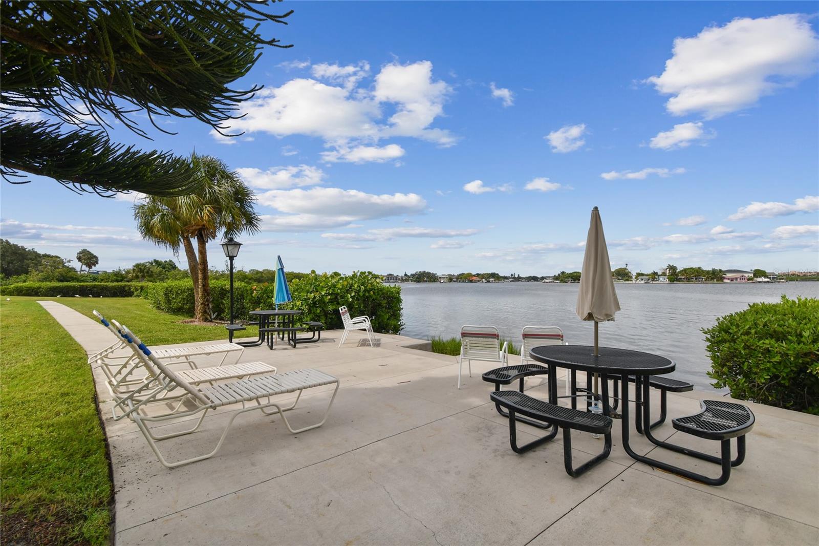12760 INDIAN ROCKS RD #910 — photo 47