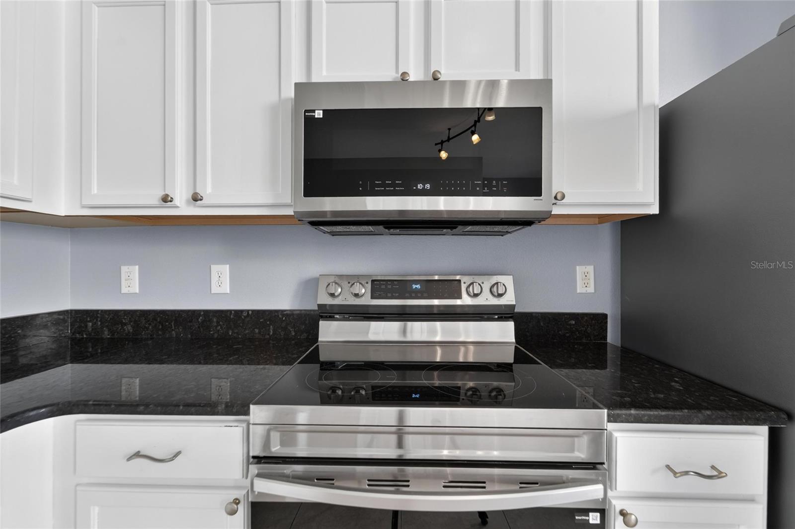 3186 BAYSHORE OAKS DR — photo 31
