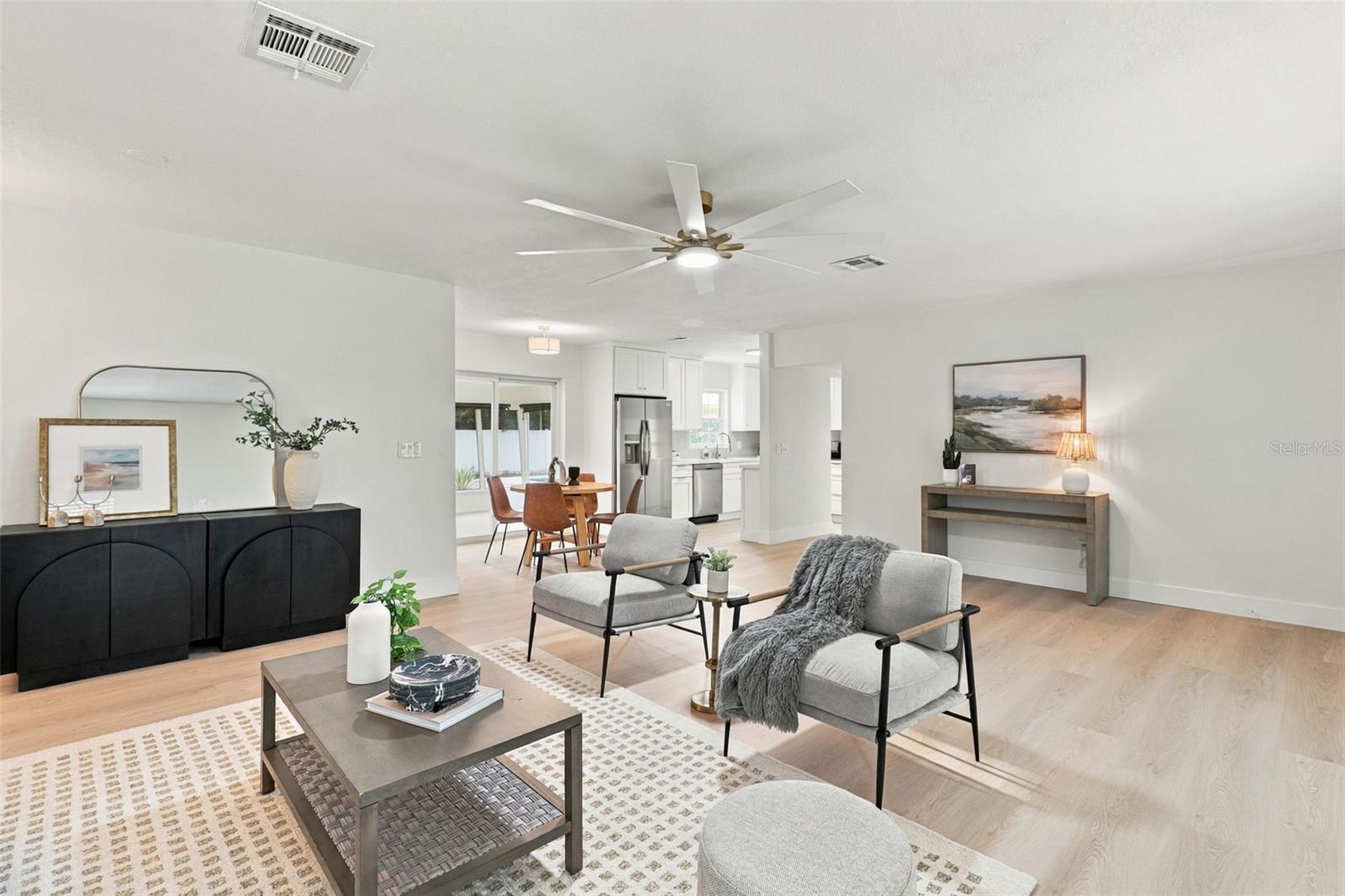221 N DUNCAN AVE — photo 3