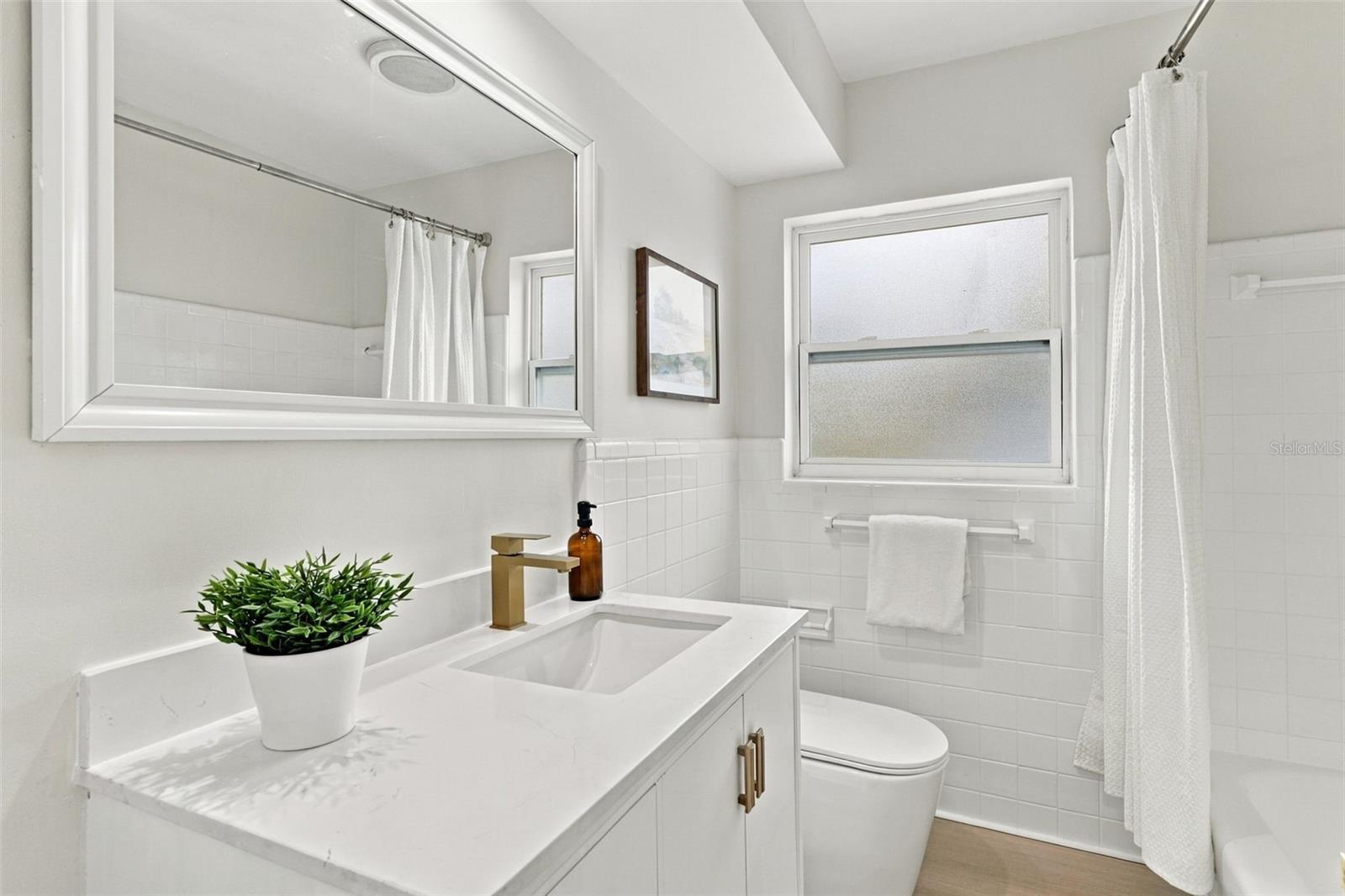221 N DUNCAN AVE — photo 16
