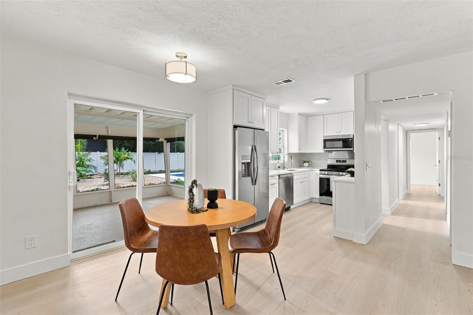 221 N DUNCAN AVE — photo 8