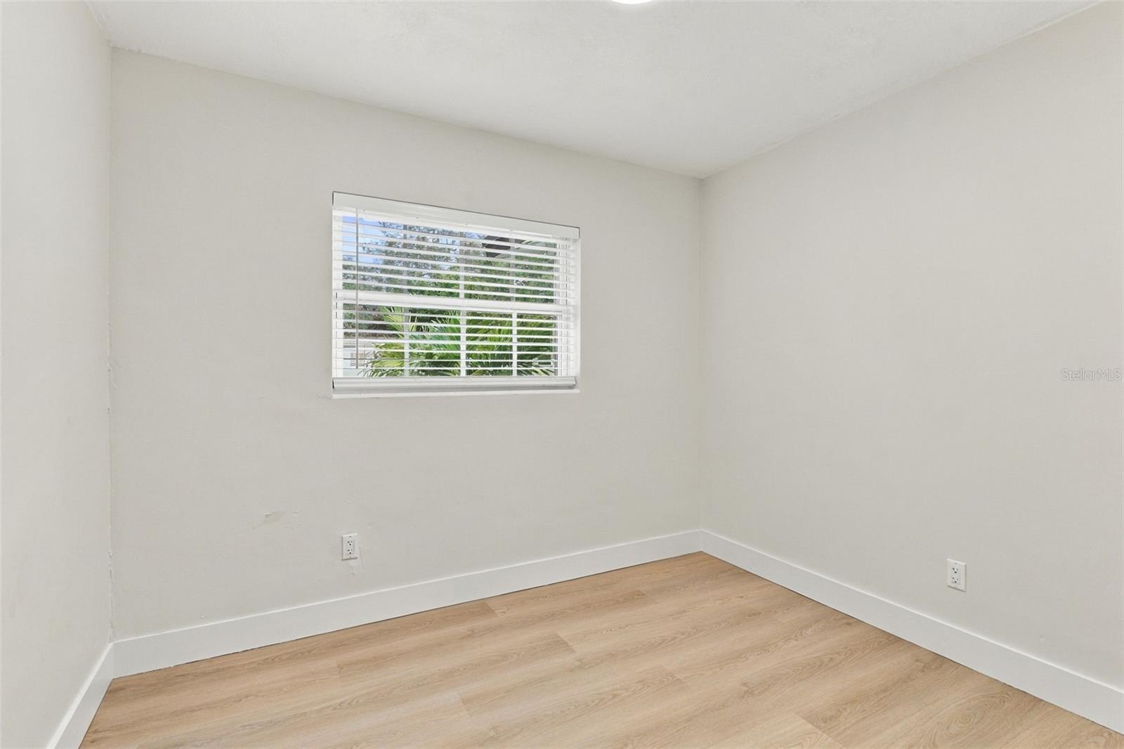 221 N DUNCAN AVE — photo 17