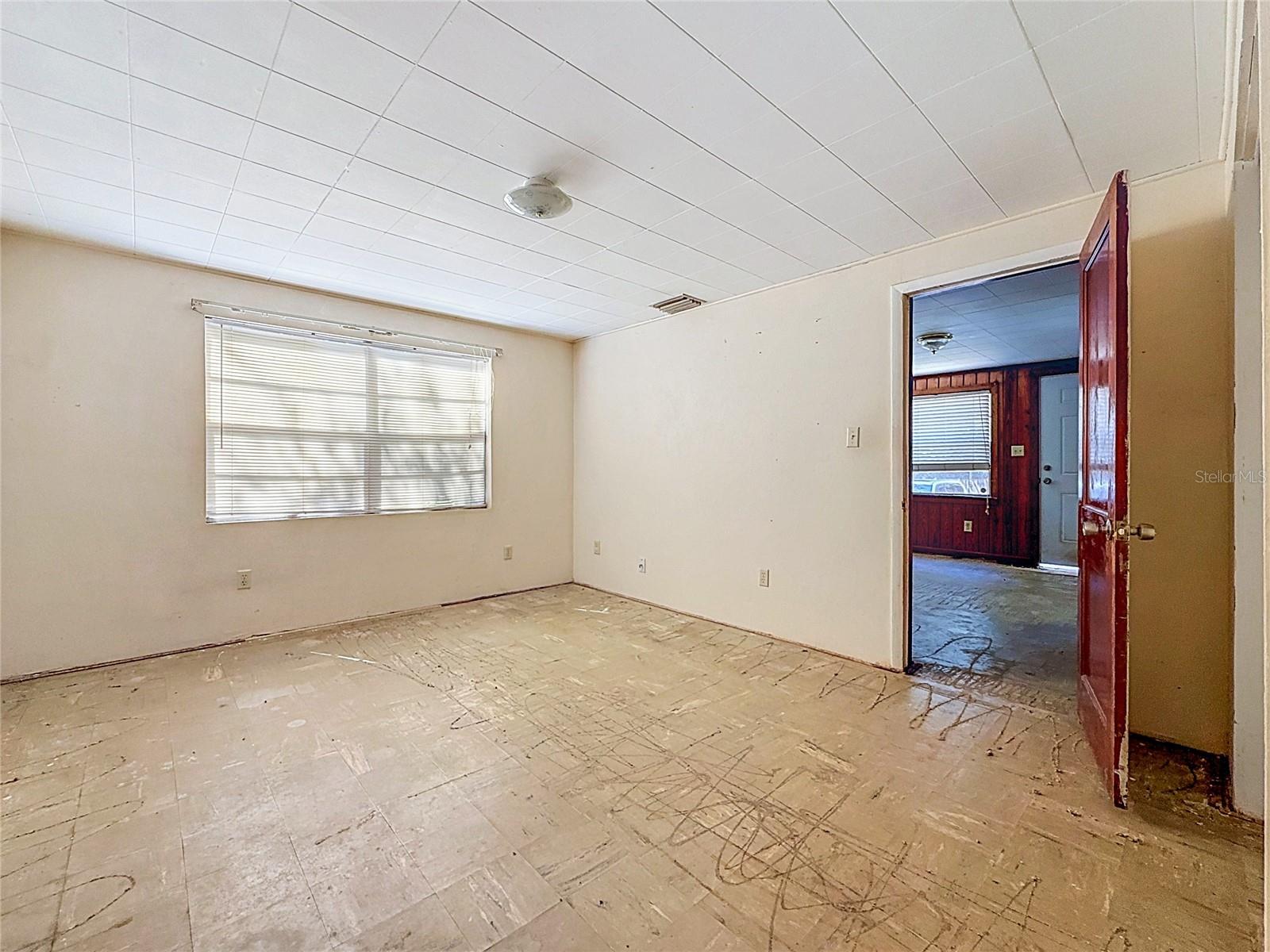331 MARIE ST — photo 15