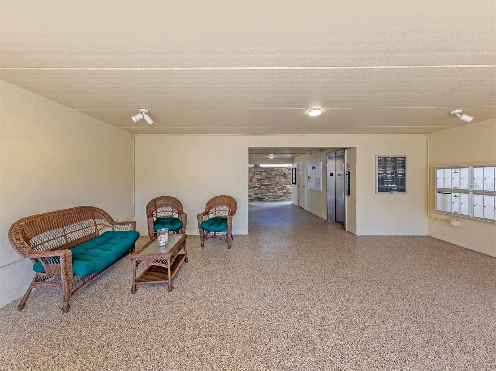1400 TARPON CENTER DR #314 — photo 20