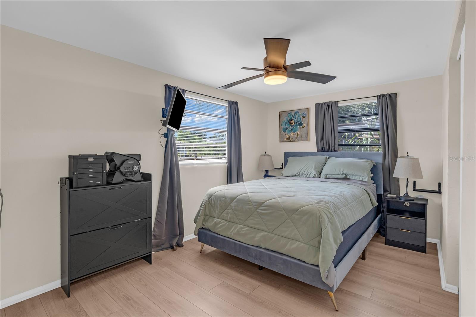 1400 JENNINGS DR — photo 4