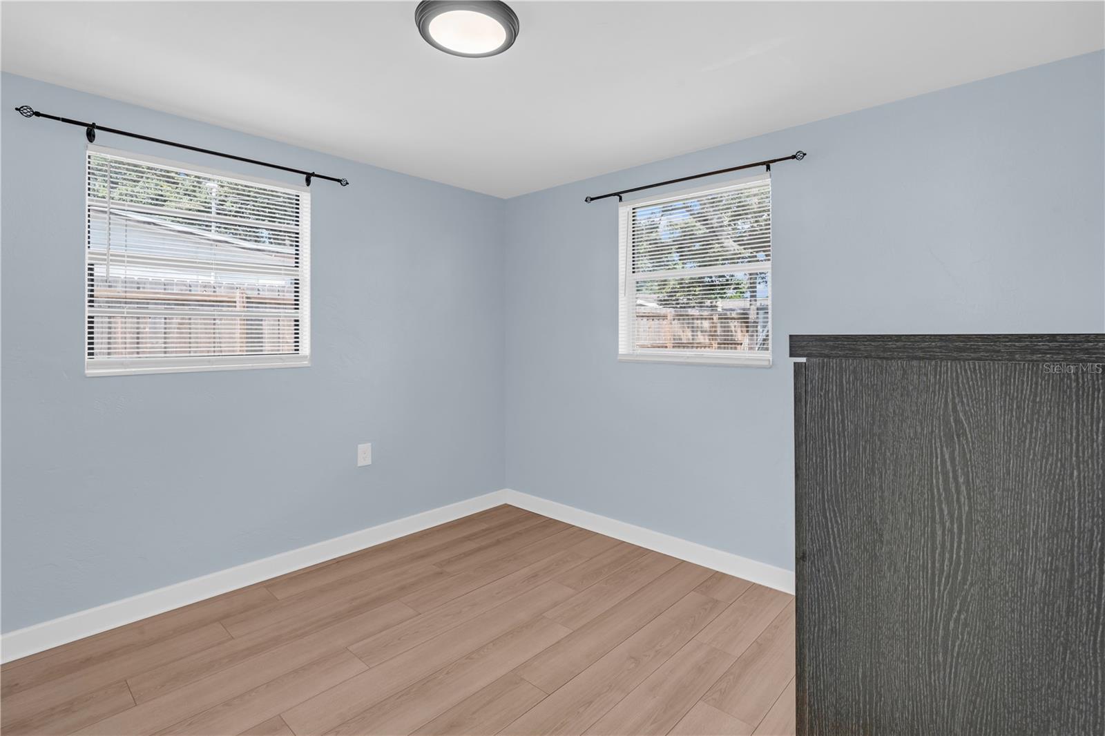 1400 JENNINGS DR — photo 17