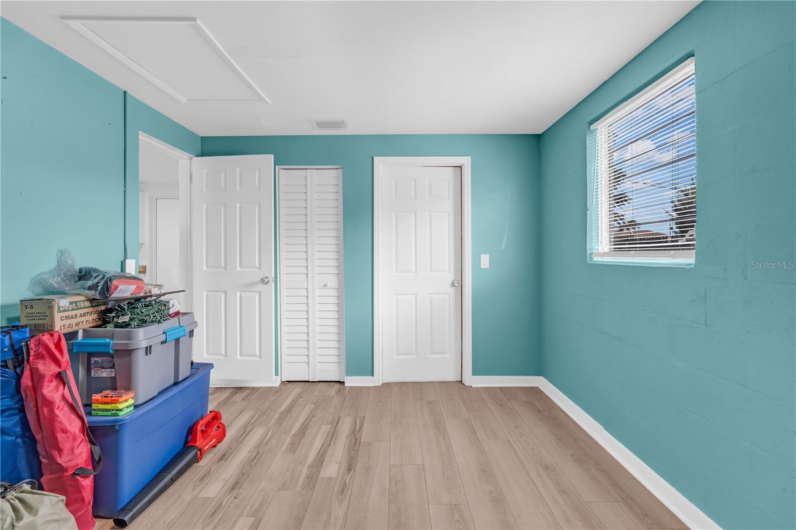 1400 JENNINGS DR — photo 16
