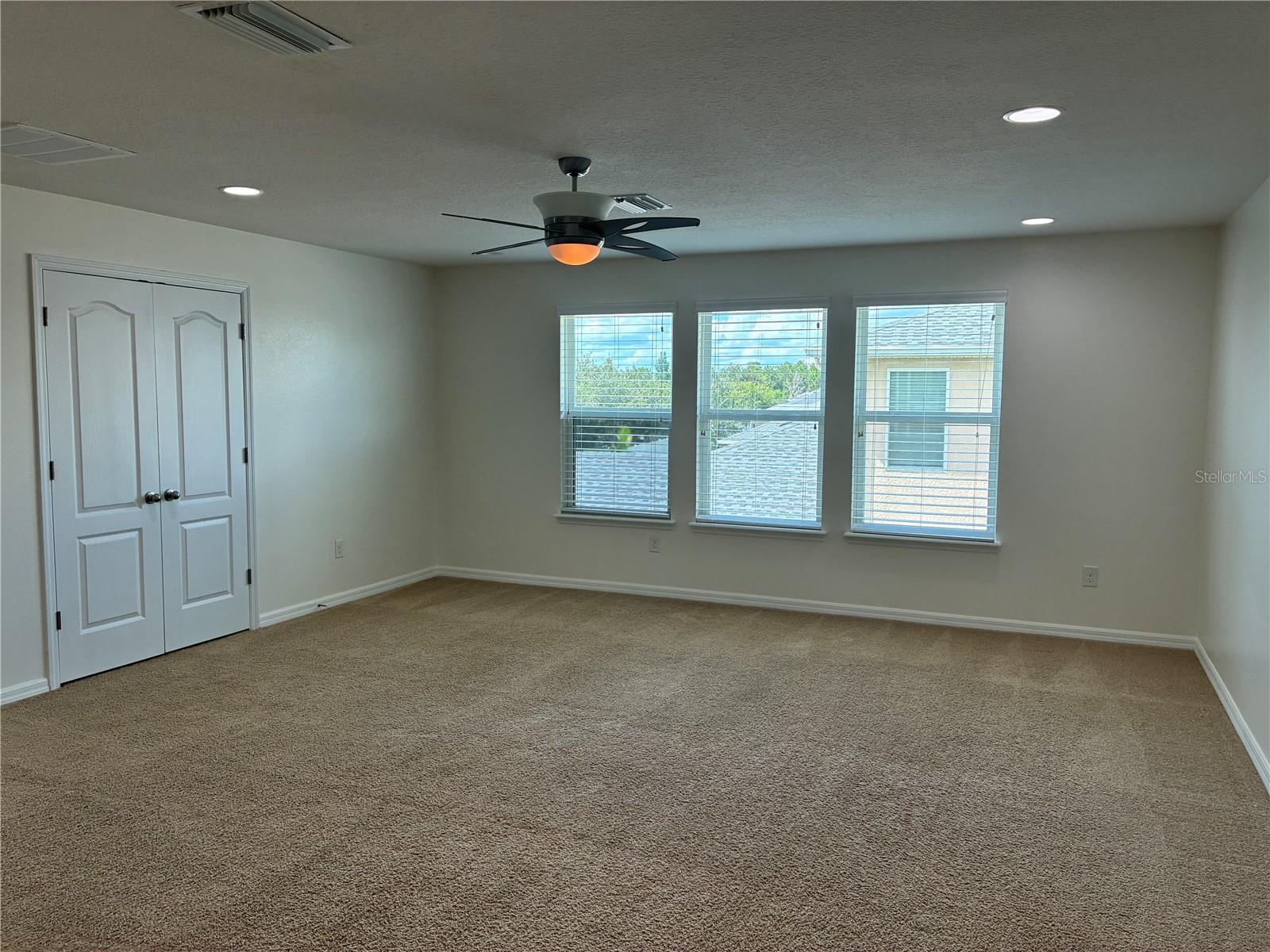 5401 SUNCATCHER DR — photo 19