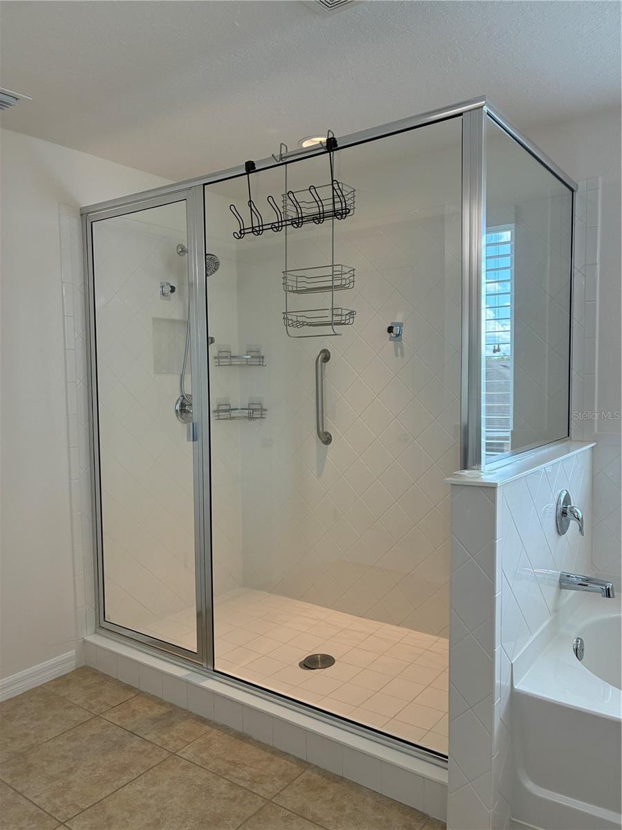 5401 SUNCATCHER DR — photo 29