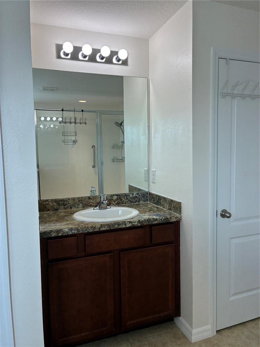 5401 SUNCATCHER DR — photo 28