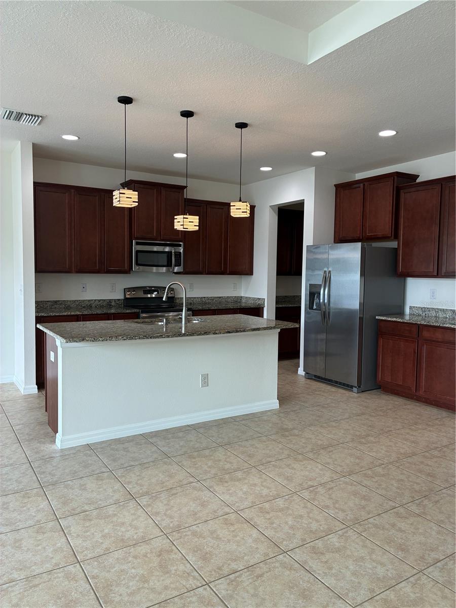 5401 SUNCATCHER DR — photo 9