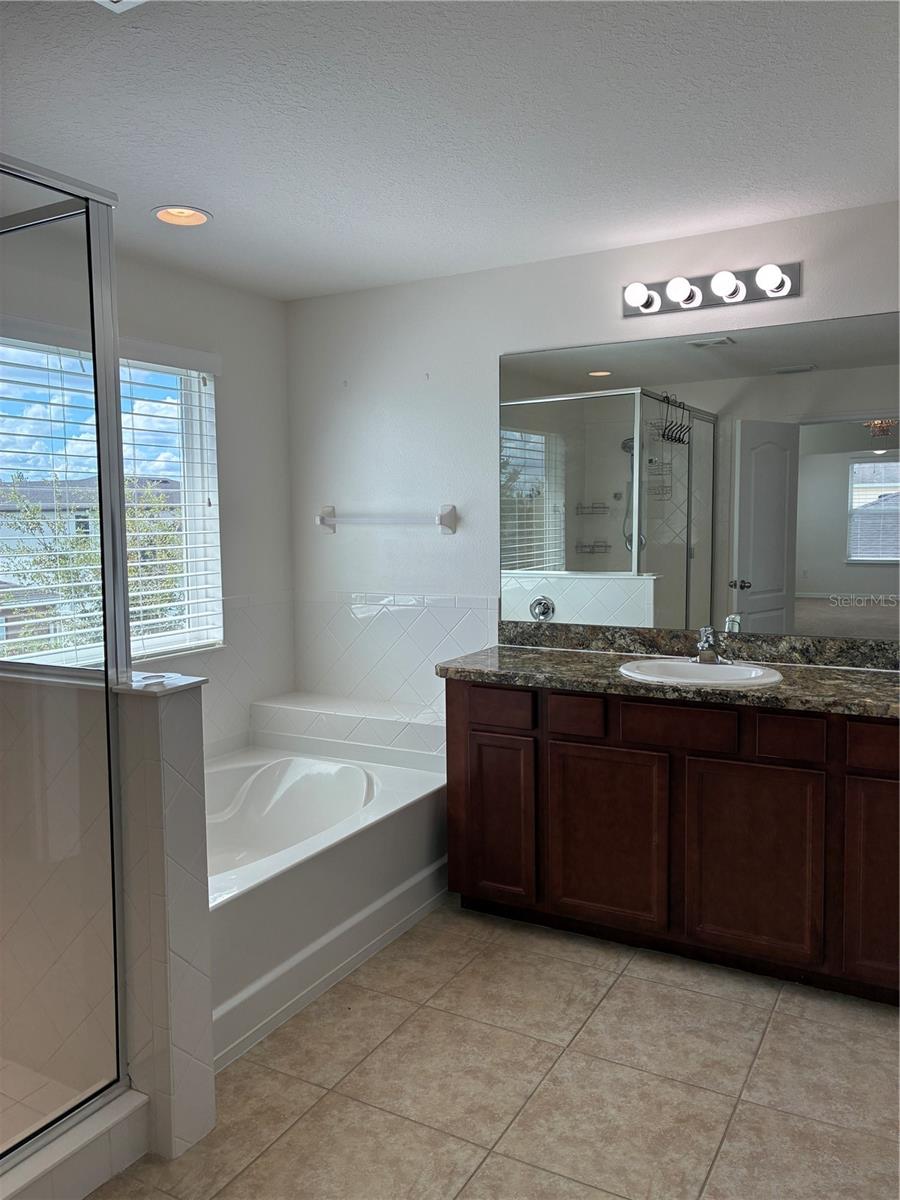 5401 SUNCATCHER DR — photo 27