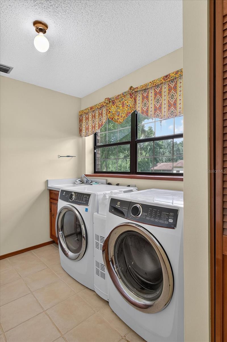 9229 FORT KING RD — photo 29