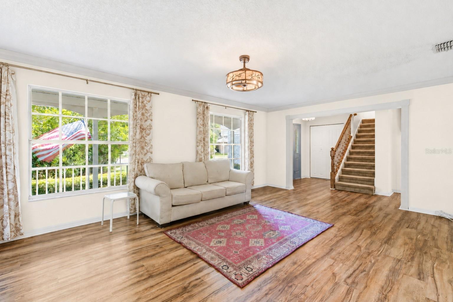 1304 TREETOP DR — photo 5