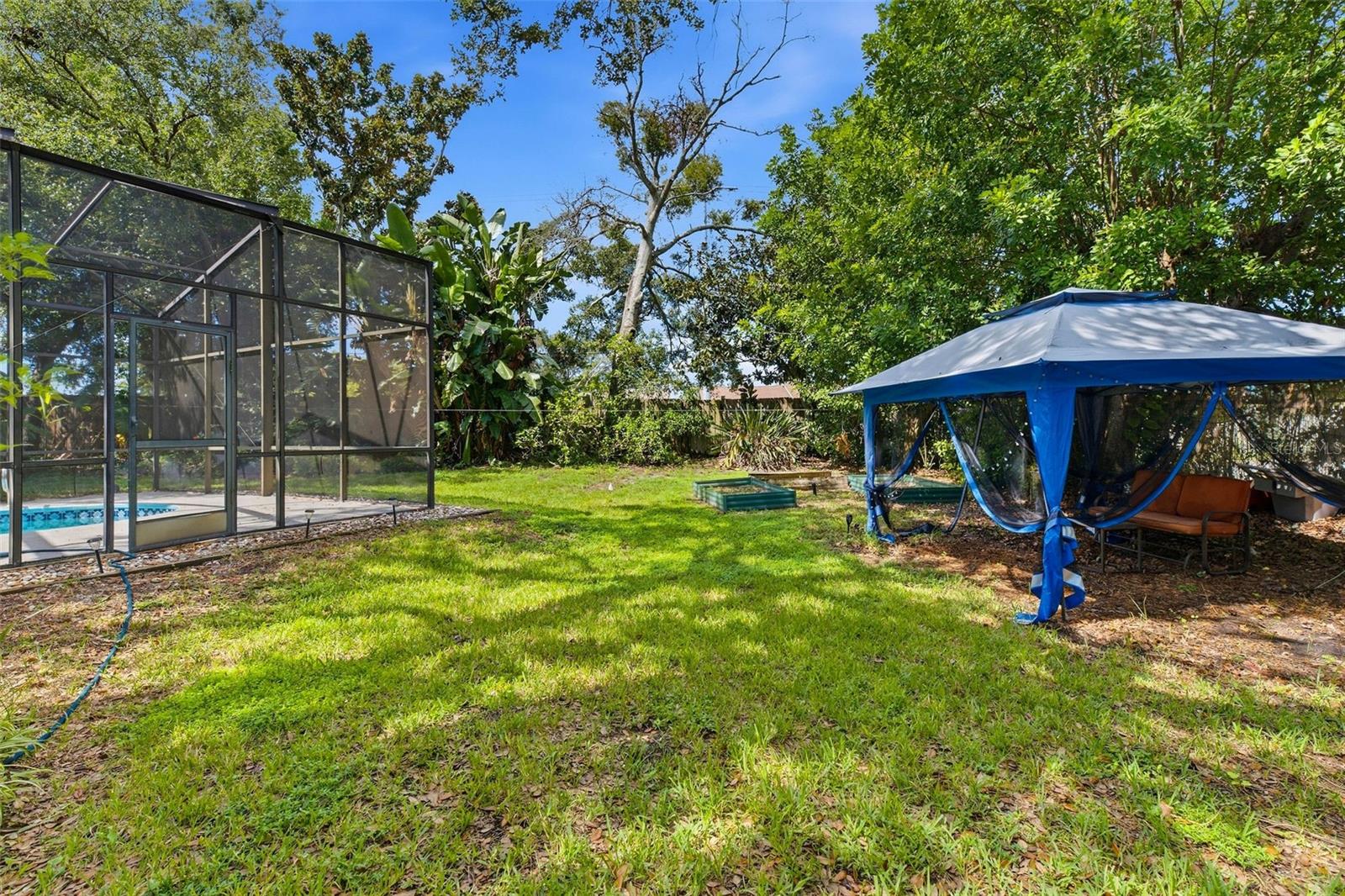 1304 TREETOP DR — photo 50