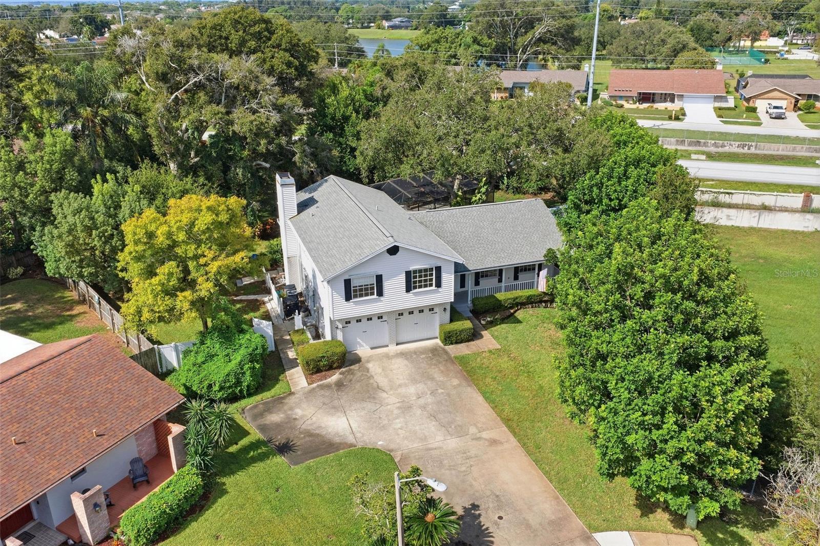 1304 TREETOP DR — photo 13
