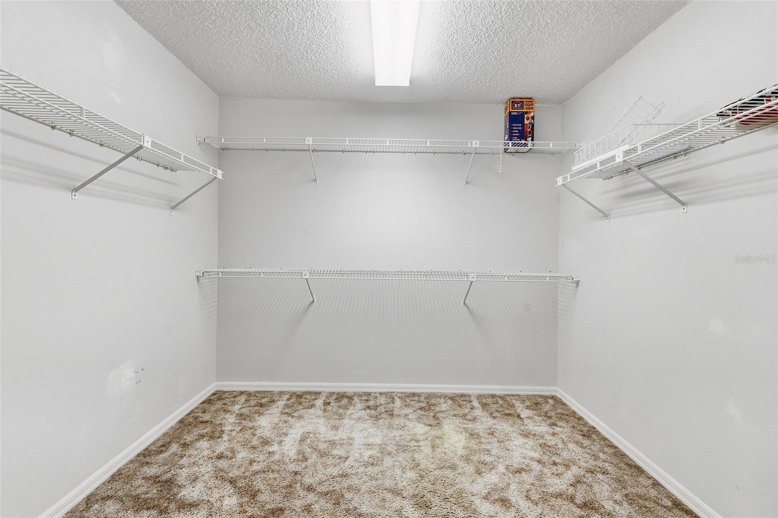 1304 TREETOP DR — photo 32