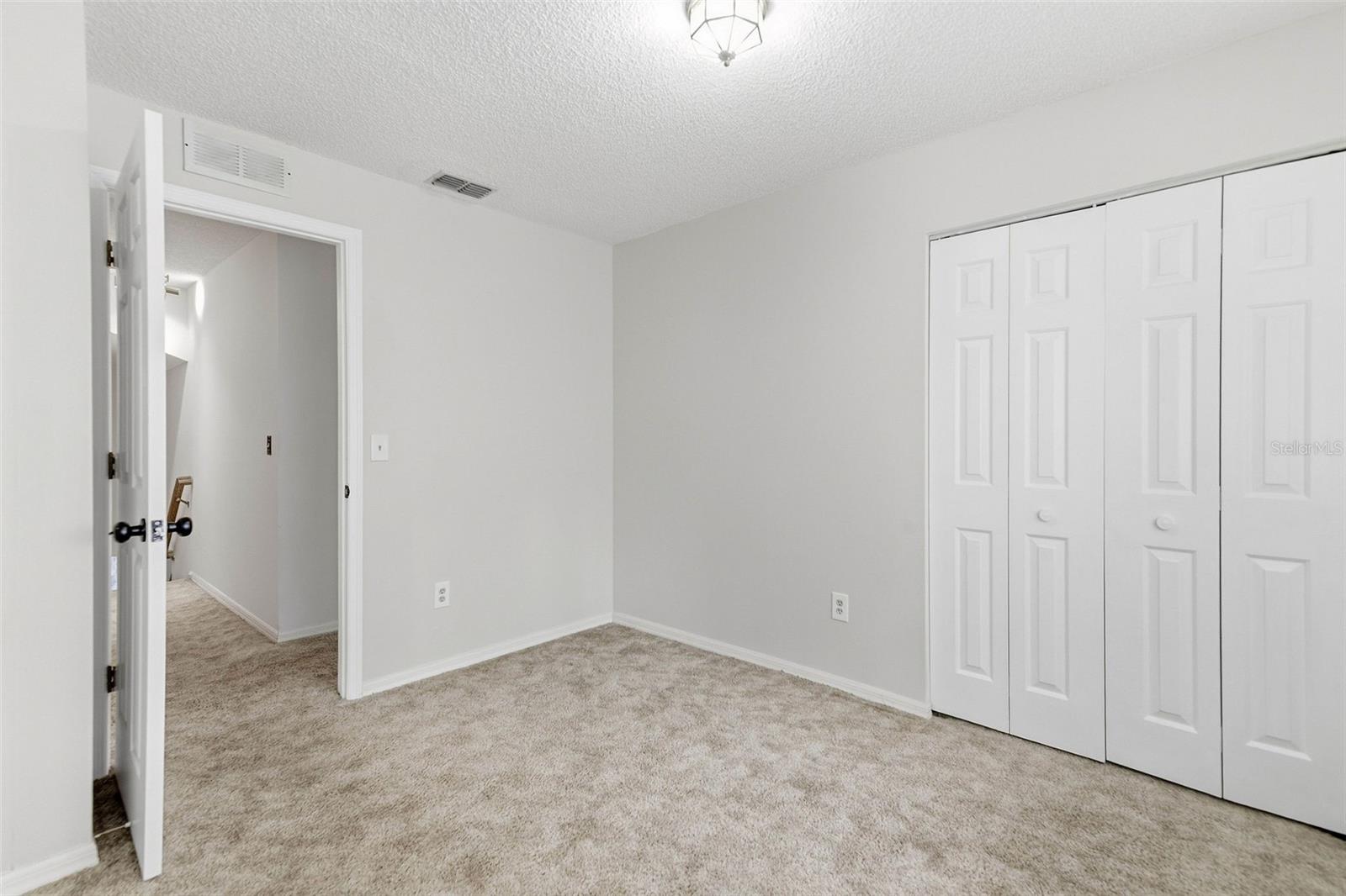 1304 TREETOP DR — photo 37