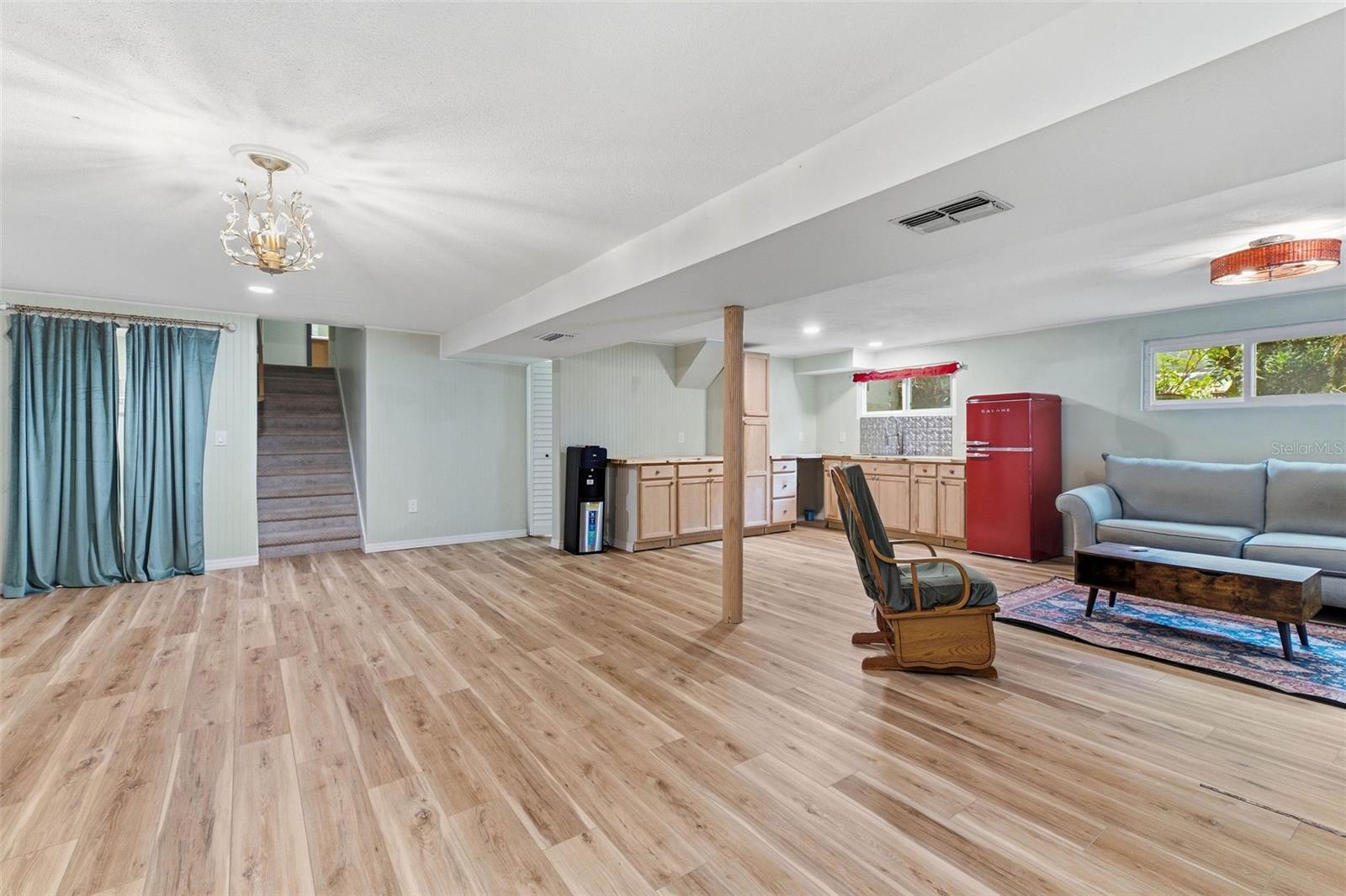 1304 TREETOP DR — photo 46