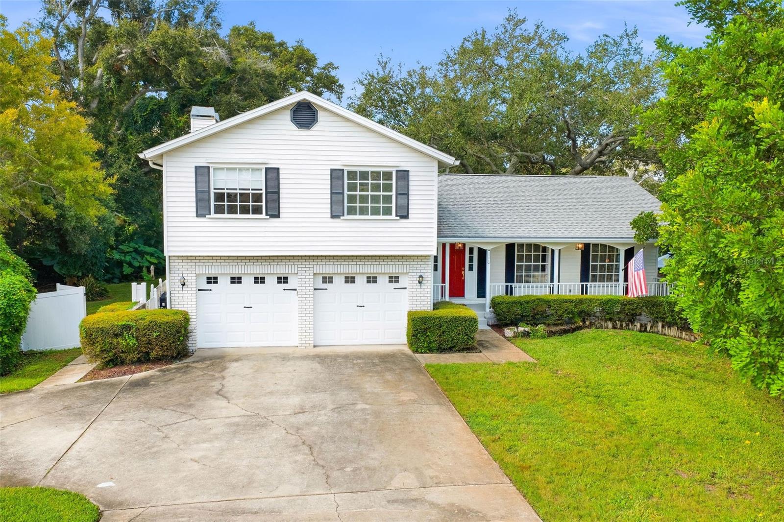 1304 TREETOP DR — photo 43