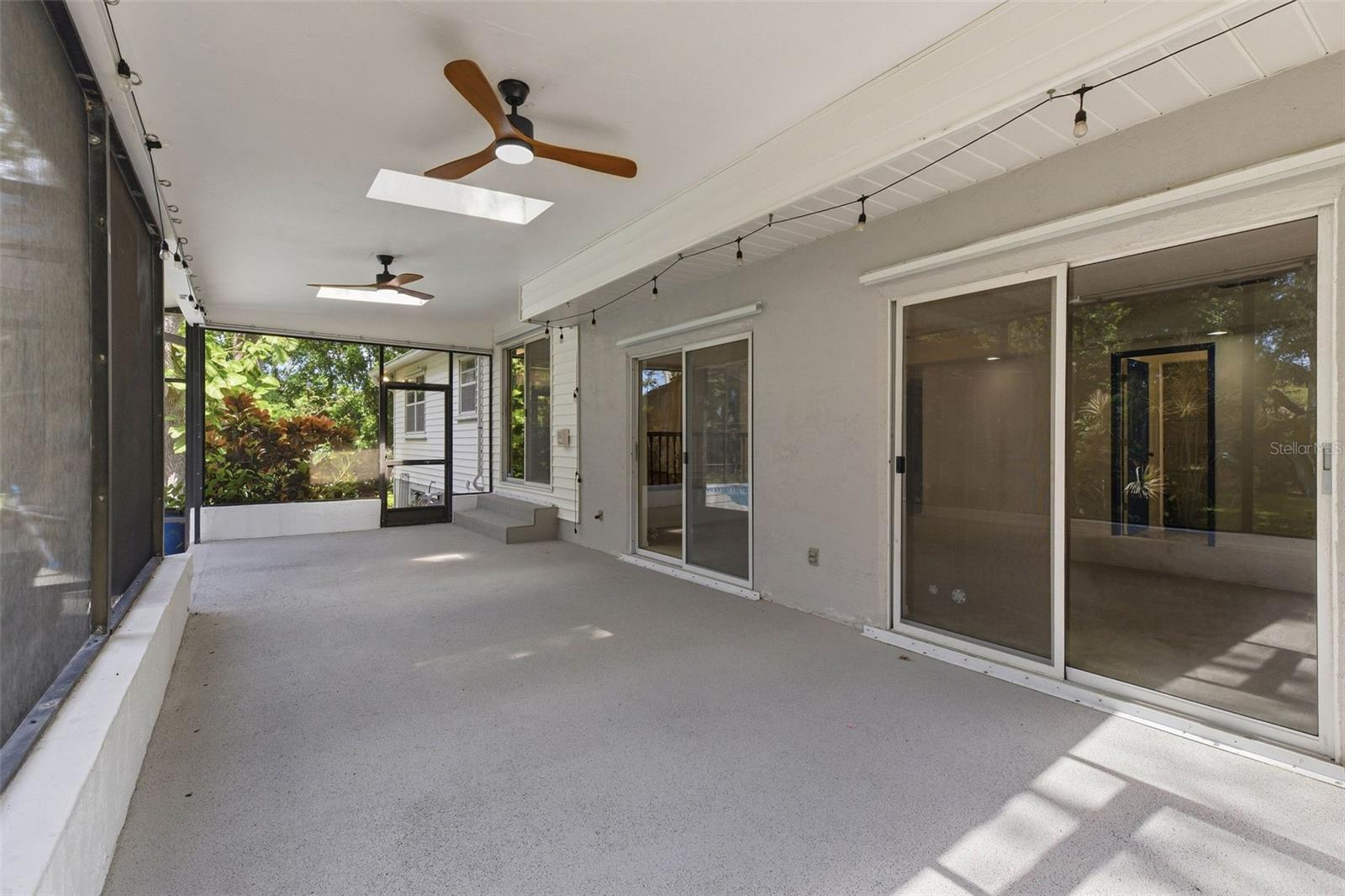 1304 TREETOP DR — photo 26