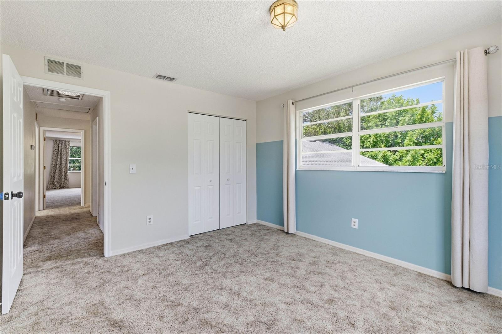 1304 TREETOP DR — photo 42