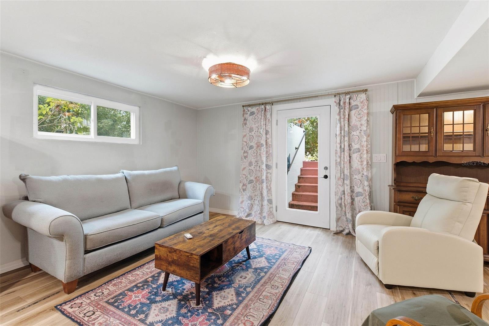 1304 TREETOP DR — photo 48