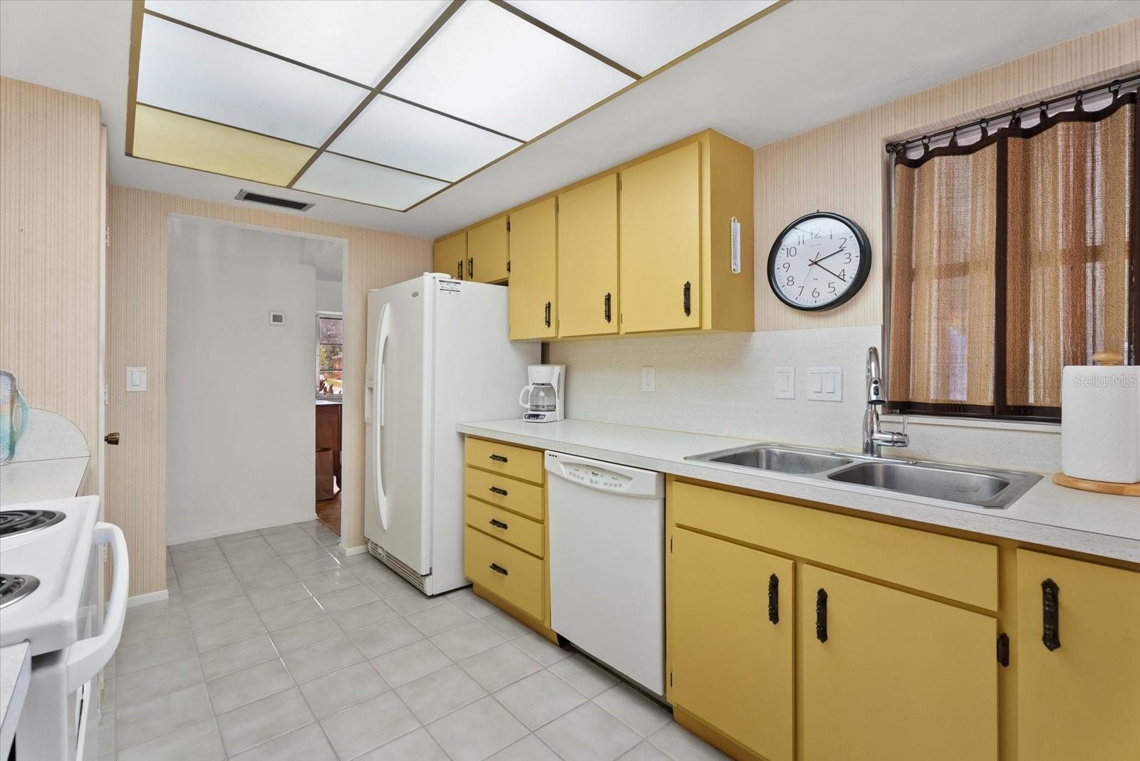 3378 KENMORE DR — photo 23