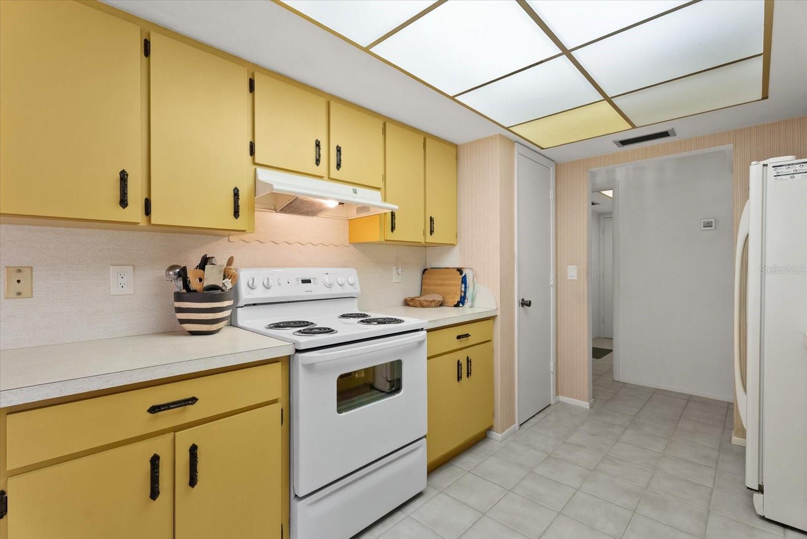 3378 KENMORE DR — photo 24