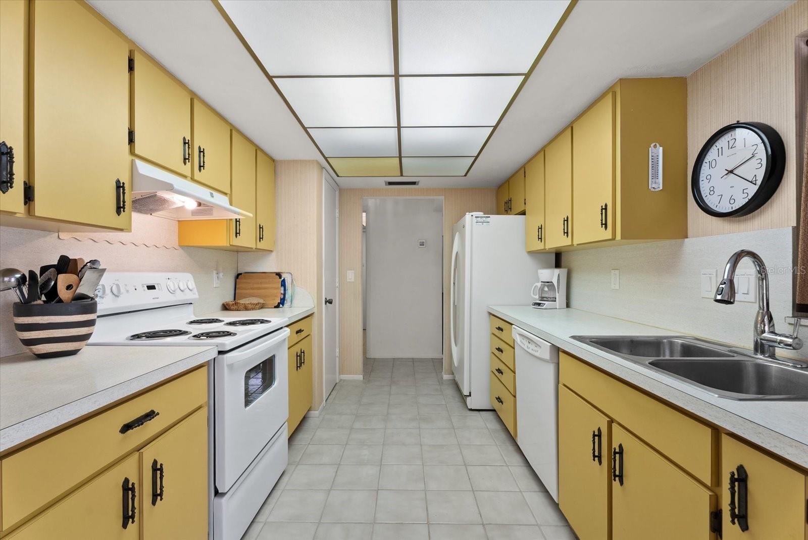 3378 KENMORE DR — photo 22