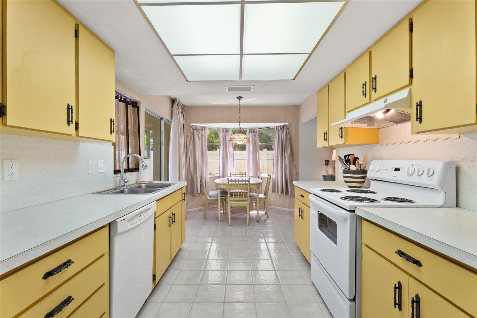 3378 KENMORE DR — photo 4