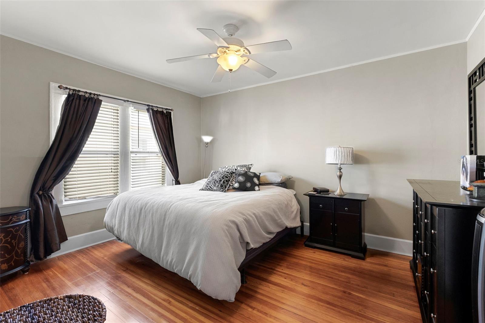 2842 DARTMOUTH AVE N — photo 24