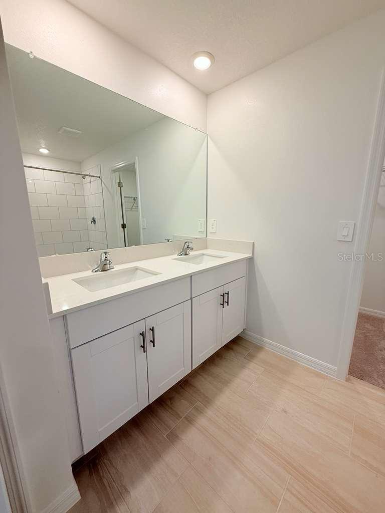 17602 PLEASANTVIEW BLVD — photo 31