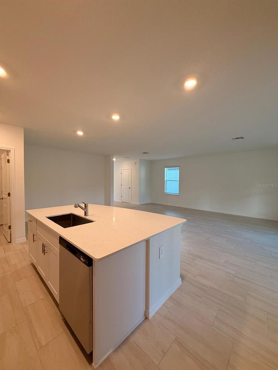 17602 PLEASANTVIEW BLVD — photo 22