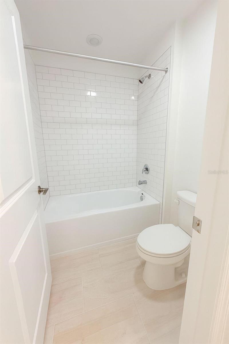 17602 PLEASANTVIEW BLVD — photo 37