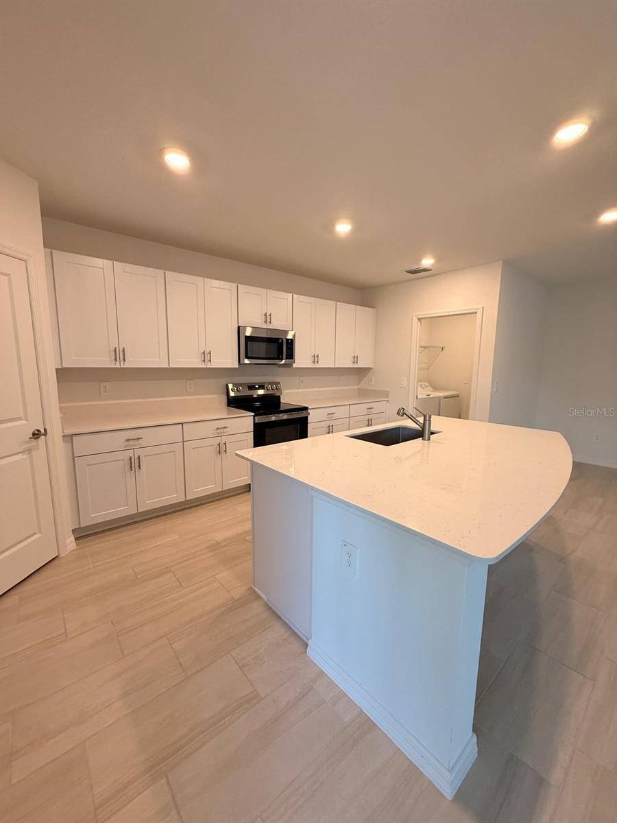 17602 PLEASANTVIEW BLVD — photo 24