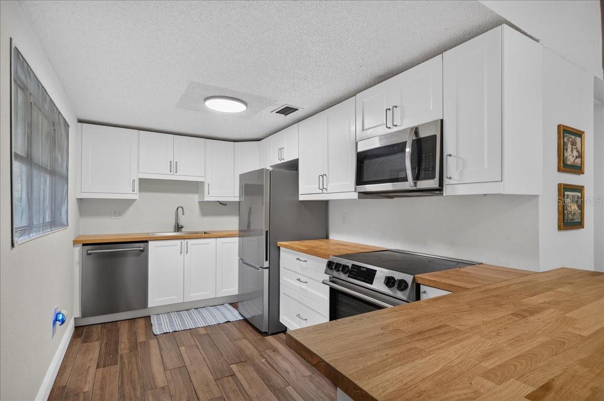 4417 RIVER DR — photo 14