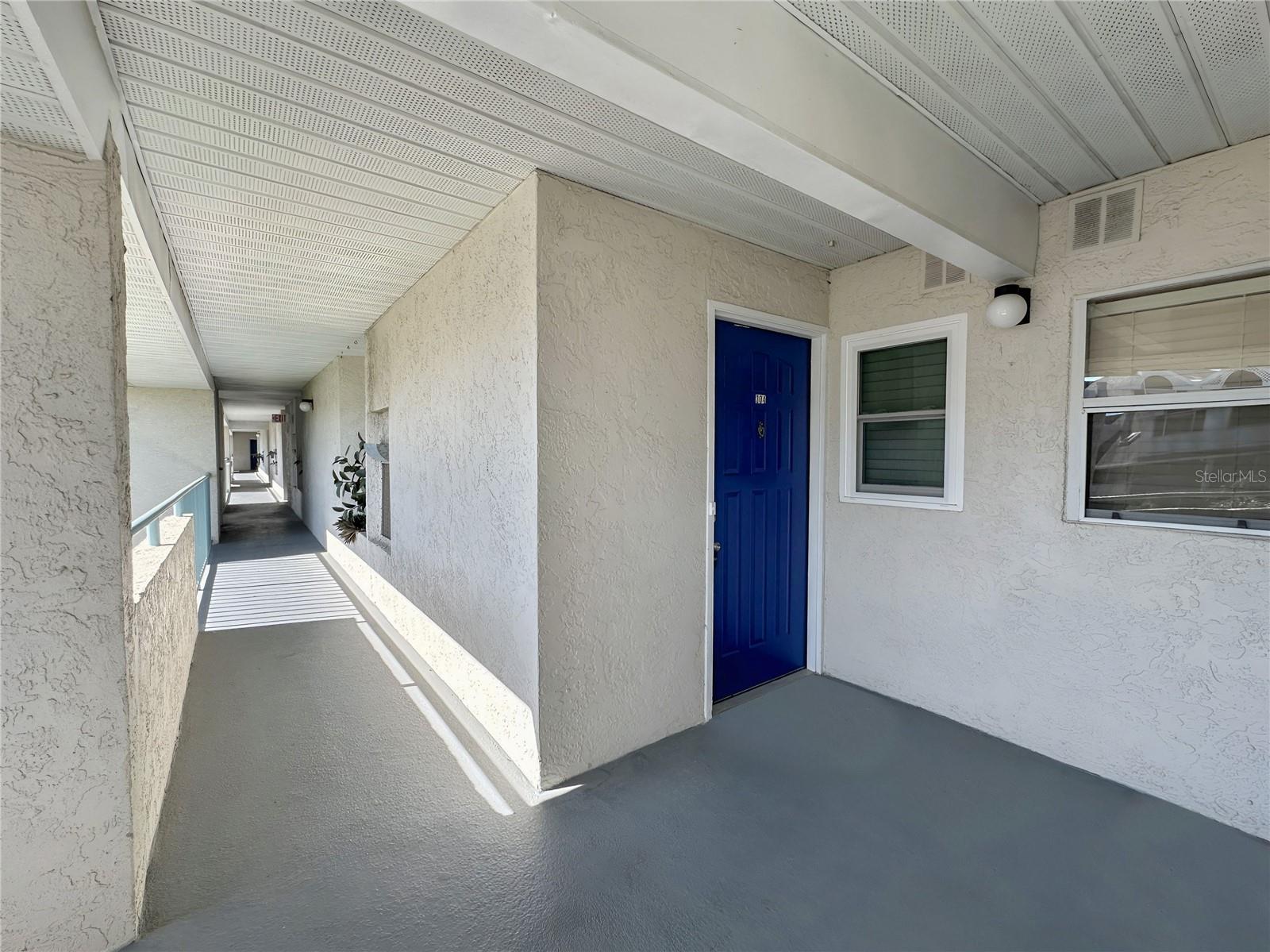 5537 SEA FOREST DR #304 — photo 2