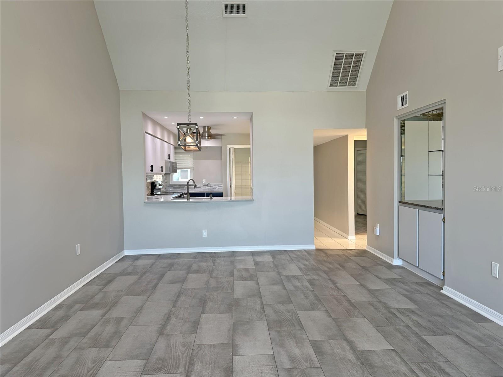 5537 SEA FOREST DR #304 — photo 8