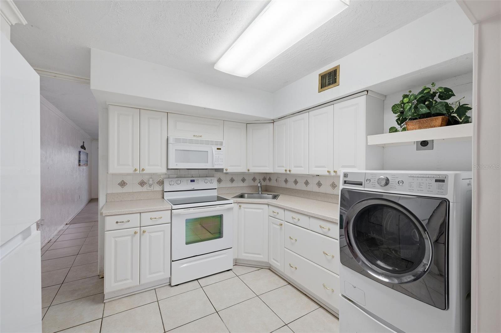 2434 AUSTRALIA WAY E #10 — photo 7
