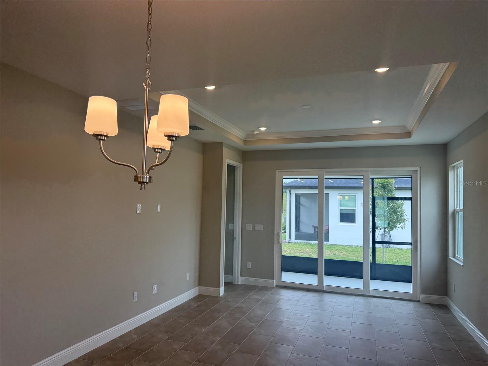 3704 NANDINA CIR — photo 4