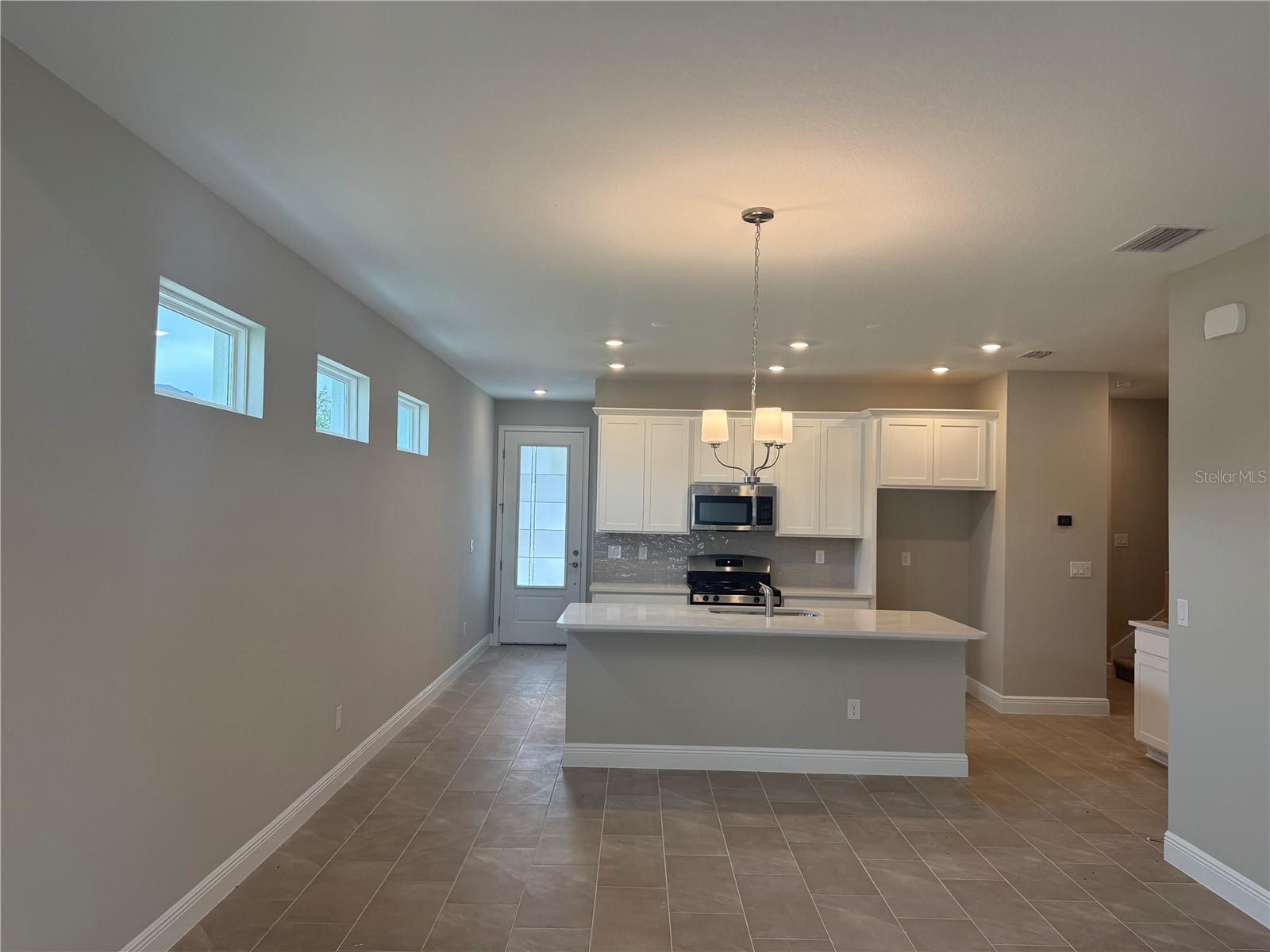 3704 NANDINA CIR — photo 3